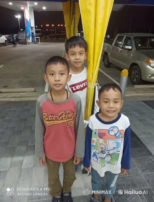 Nighttime Gas Station Kung Fu Performance by Three Boys – AI Generated Video | Hailuo AI