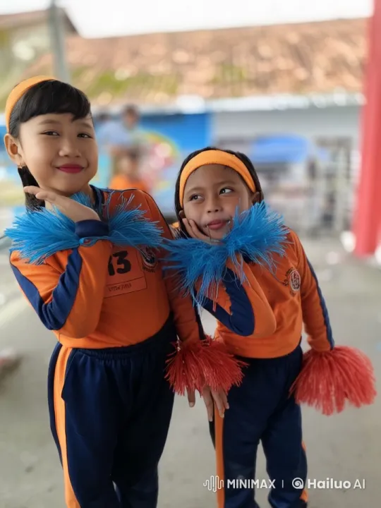 Children Perform Energetic Kungfu Routine with Pom-Poms – AI Generated Video | Hailuo AI
