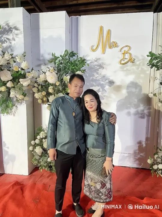 Couple Performs Synchronized Kungfu on Red Carpet – AI Generated Video | Hailuo AI