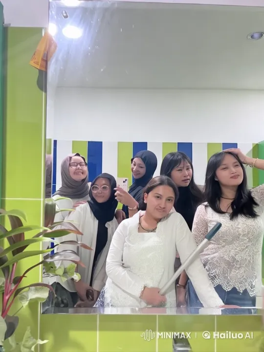 Animated Friends' Playful and Tender Moments in Live2D – AI Generated Video | Hailuo AI