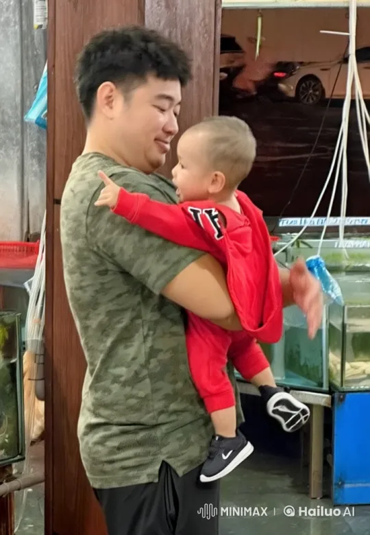 Father and Child Practice Kungfu in Indoor Market – AI Generated Video | Hailuo AI