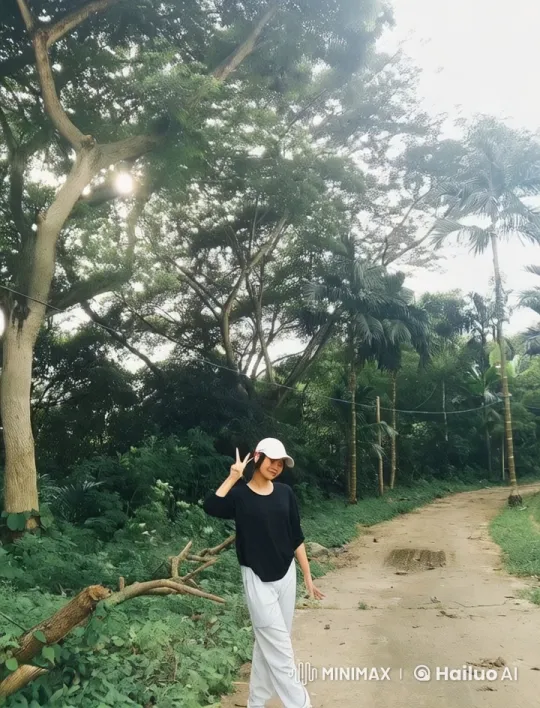Live2D Video: Confident Person in Kung Fu Pose Amidst Nature – AI Generated Video | Hailuo AI