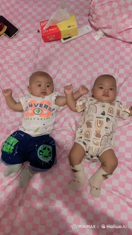 Babies Engage in Playful Kungfu Fight – AI Generated Video | Hailuo AI