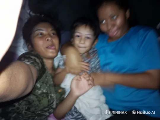 Family Warmth Captured in Live2D Animation – AI Generated Video | Hailuo AI
