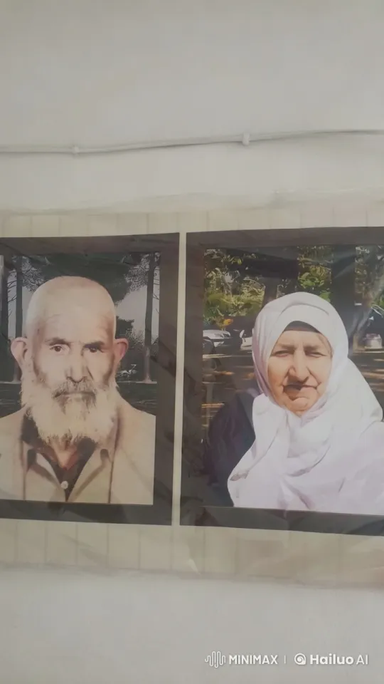 Elderly Couple's Loving Exchange and Smiles – AI Generated Video | Hailuo AI