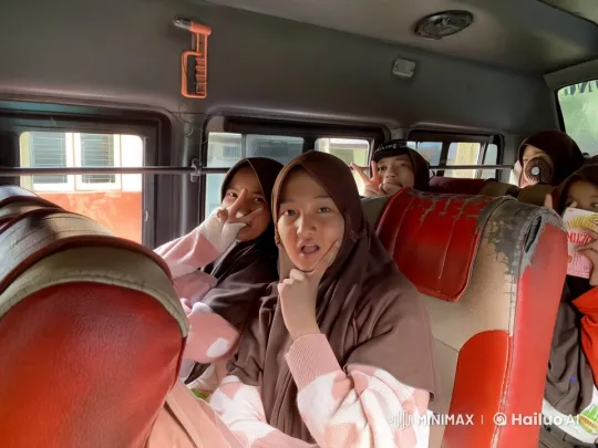 Animated Kungfu Sparring in a Live2D Minibus Setting – AI Generated Video | Hailuo AI