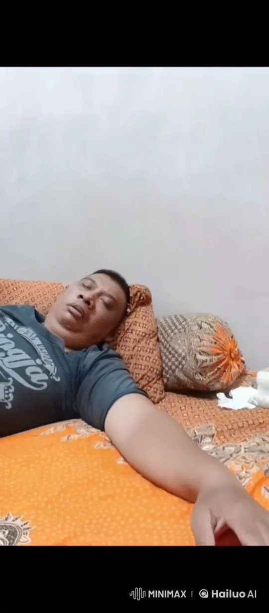 Acrobat Performs Flips on Static Bed Background – AI Generated Video | Hailuo AI