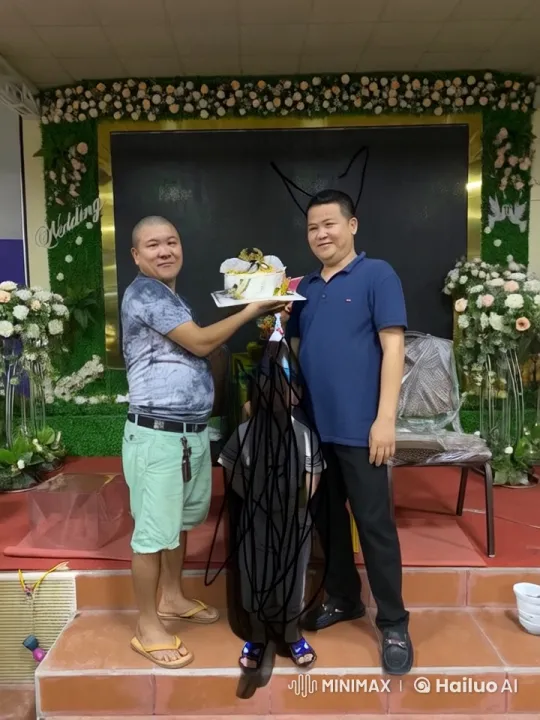 Kung Fu Warriors' Dynamic Fight on a Wedding Stage – AI Generated Video | Hailuo AI