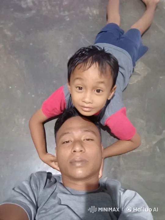 Affectionate Moment Between Person and Child – AI Generated Video | Hailuo AI