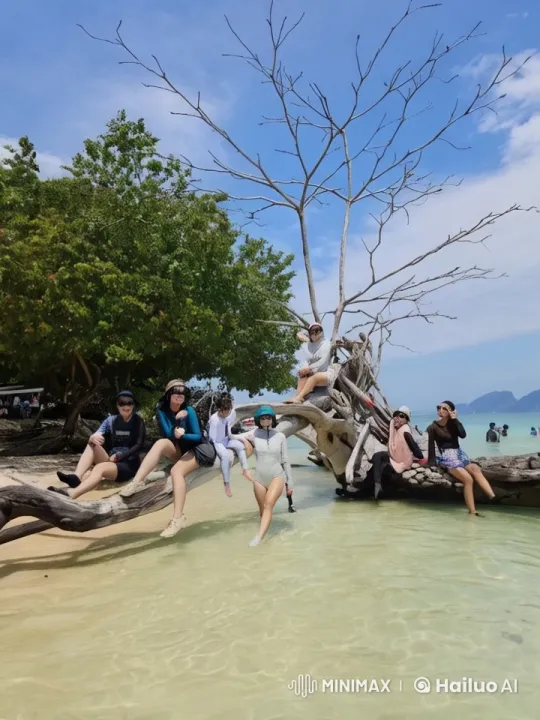 Beachfront Kung Fu Showdown in Serene Setting – AI Generated Video | Hailuo AI