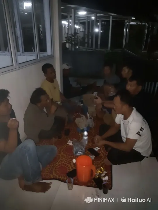 Nighttime Porch Gathering with Kung Fu Demonstration – AI Generated Video | Hailuo AI