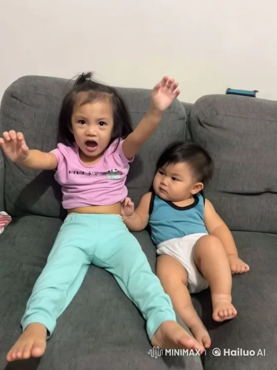 Children Practicing Kungfu on Couch with Enthusiasm – AI Generated Video | Hailuo AI