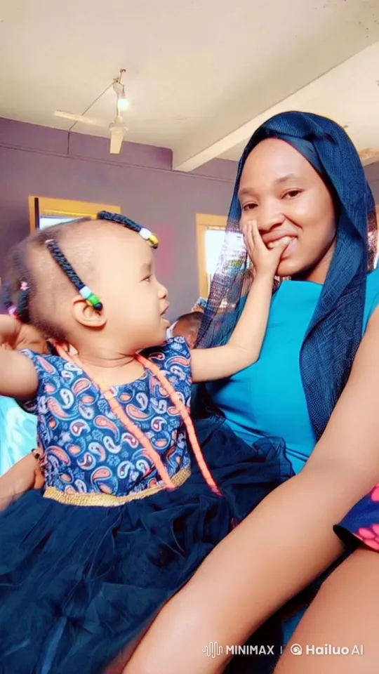 Mother and Child Perform Dynamic Kung Fu in Live2D Animation – AI Generated Video | Hailuo AI