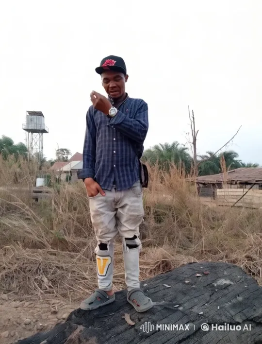 Kung Fu Practitioner Showcases Skills in Open Field – AI Generated Video | Hailuo AI