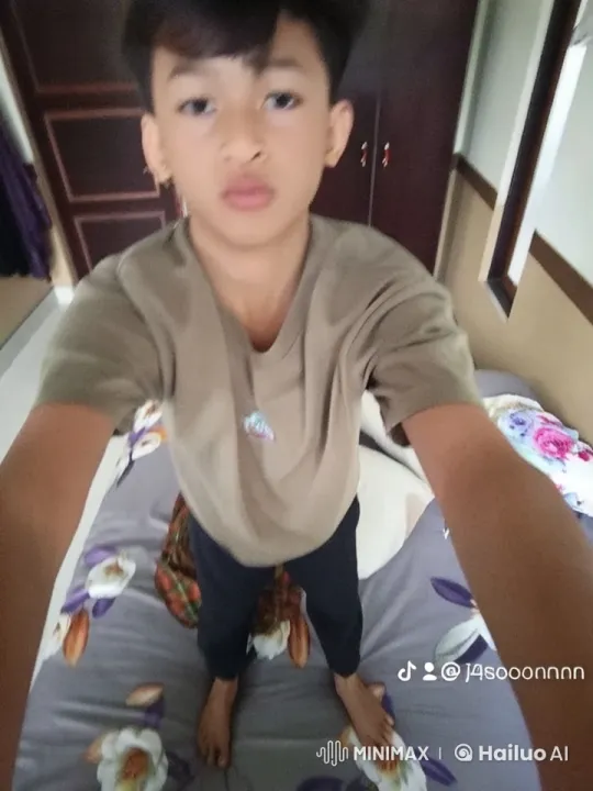 Young Individual Demonstrates Kung Fu Skills in Bedroom – AI Generated Video | Hailuo AI
