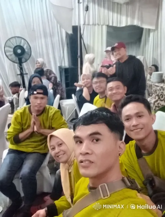 Kungfu Practitioners Showcase Agile Skills in Social Setting – AI Generated Video | Hailuo AI