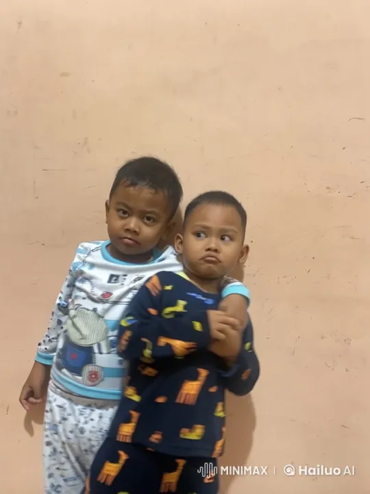 Two Boys in Pajamas Playfully Spar in Kung Fu Fight – AI Generated Video | Hailuo AI