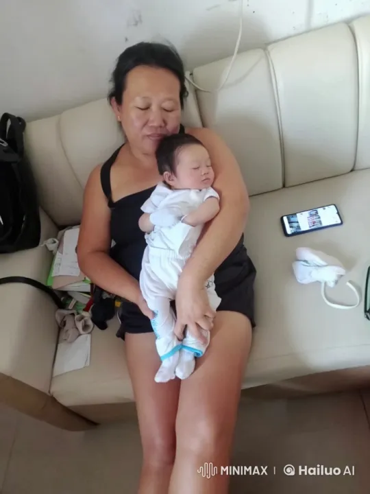 Woman Protects Baby, Demonstrates Fighting Skills – AI Generated Video | Hailuo AI