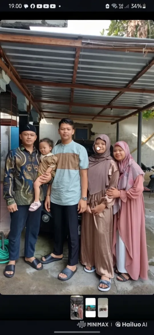Family of Five Showcases Kung Fu Skills in Live2D Animation – AI Generated Video | Hailuo AI