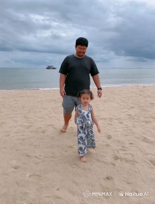 Father and Child Practicing Kung Fu on a Beach – AI Generated Video | Hailuo AI
