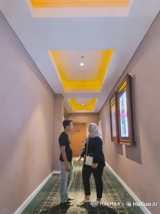 Casual Wing Chun Sparring in Well-Lit Hallway – AI Generated Video | Hailuo AI