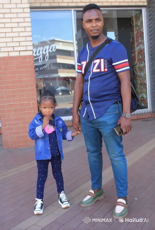 Father-Daughter Kunfu Training in Live2D Animation – AI Generated Video | Hailuo AI