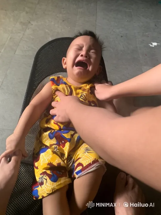 Child Dances Joyfully in Spiderman Outfit with Adult Support – AI Generated Video | Hailuo AI