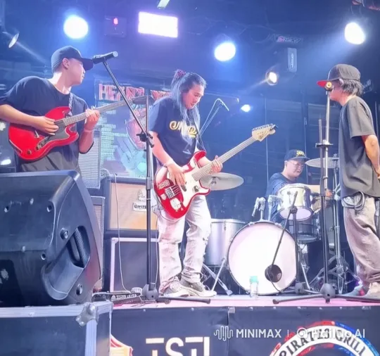 Rock Band Fight Breaks Out on Live2D Stage – AI Generated Video | Hailuo AI