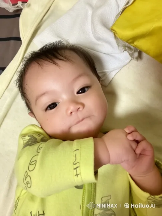 Baby's Joyful Dance and Playful Punches in Live2D Animation – AI Generated Video | Hailuo AI