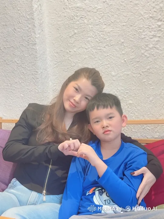 Live2D Animation: Woman and Boy Display Martial Arts Skills – AI Generated Video | Hailuo AI