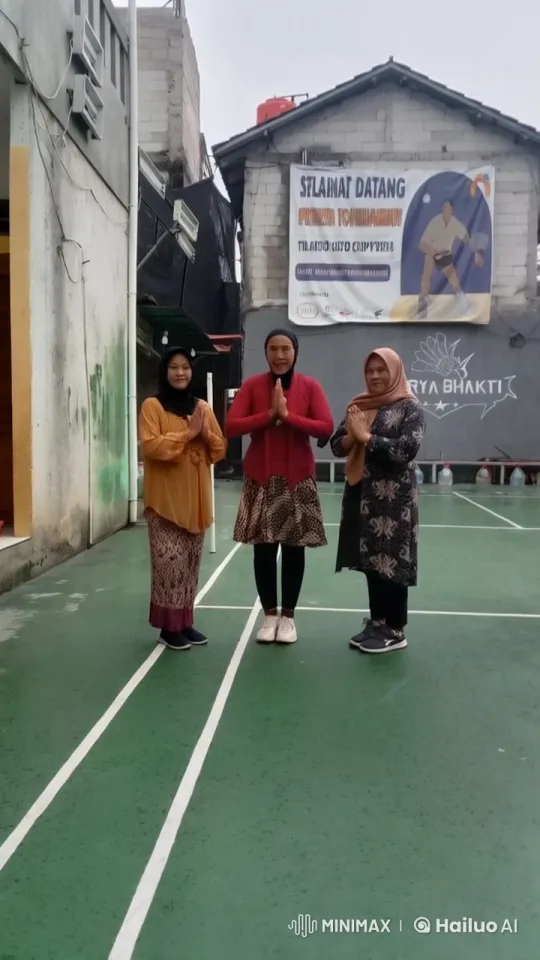 Traditional Attire Kung Fu Trio in Animated Live2D Performance – AI Generated Video | Hailuo AI
