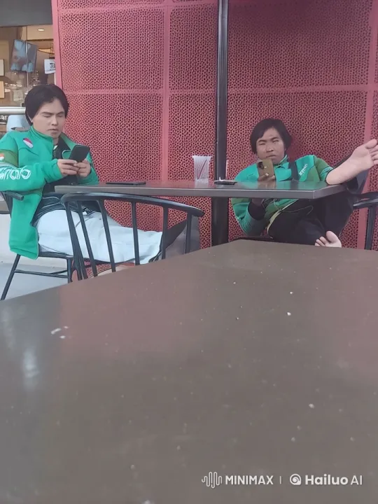 Animated Green Jacket Duo in Playful Smartphone Distraction Fight – AI Generated Video | Hailuo AI