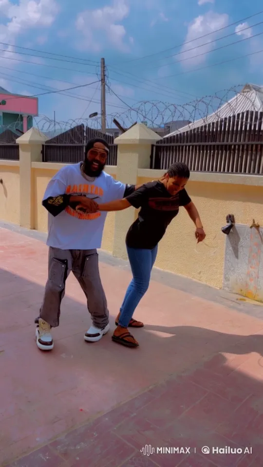 Intense Kung Fu Fight in Courtyard - Live2D Animation – AI Generated Video | Hailuo AI