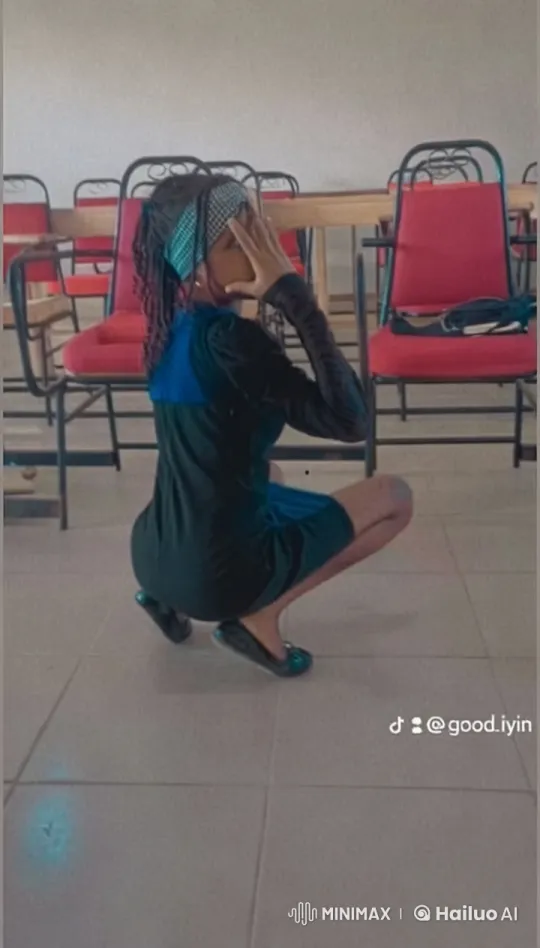 Live2D Animation: Agile Kung Fu Fighter in Dynamic Display – AI Generated Video | Hailuo AI