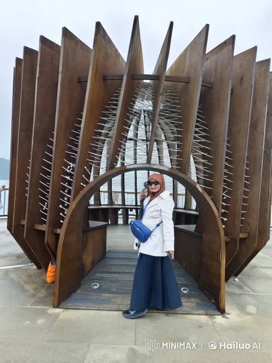 Strolling Serenity: Live2D Animation Amidst Wooden Architecture – AI Generated Video | Hailuo AI