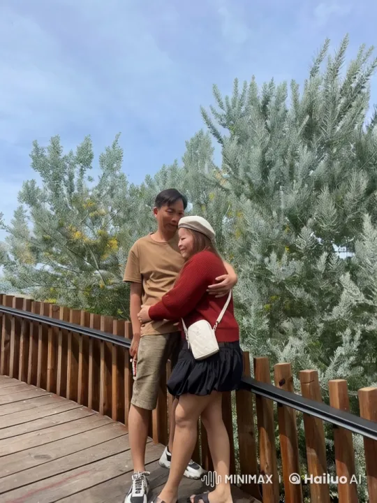 Couple's Live2D Kungfu Duel in Lush Greenery – AI Generated Video | Hailuo AI