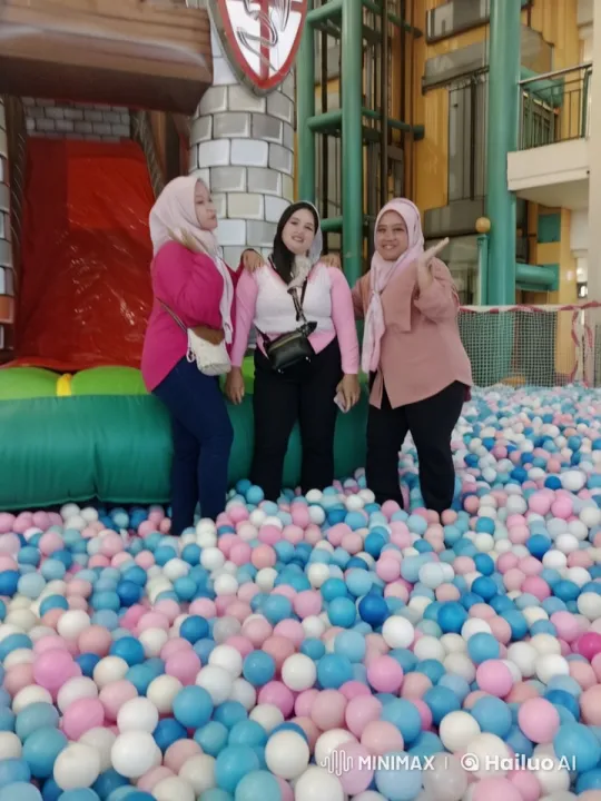 Women Perform Kung Fu in Playful Ball Pit Setting – AI Generated Video | Hailuo AI