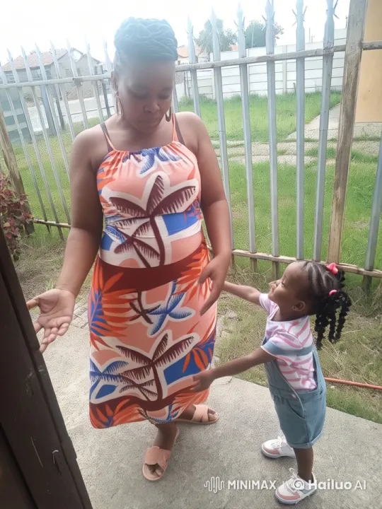Woman in Palm Tree Dress Showcases Kungfu Skills – AI Generated Video | Hailuo AI