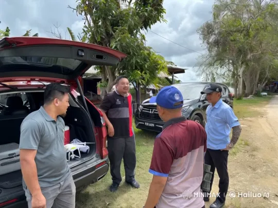 Kung-Fu Scene with Four Men Around SUV – AI Generated Video | Hailuo AI