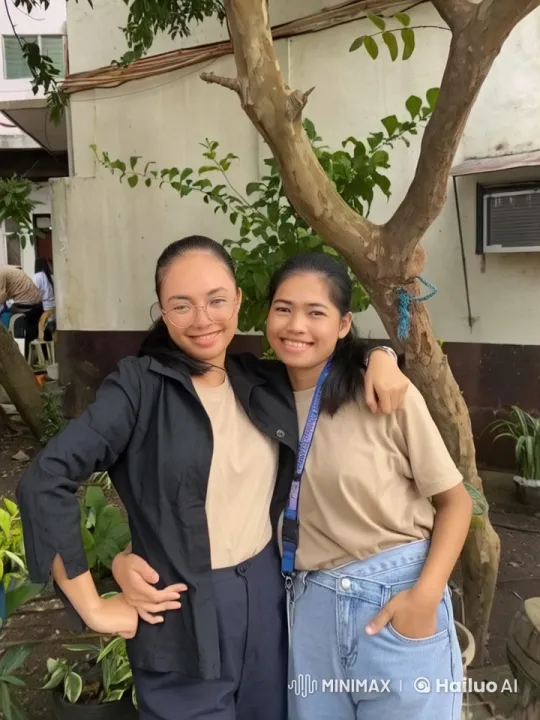 Two Women Practicing Kungfu in a Lush Outdoor Setting – AI Generated Video | Hailuo AI