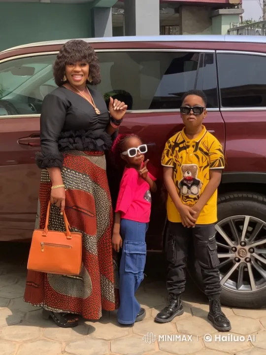 Family Performs Energetic Kung Fu Routine in Front of SUV – AI Generated Video | Hailuo AI