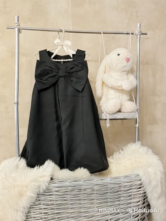 Black Dress Swings in Elegant Closet Scene – AI Generated Video | Hailuo AI