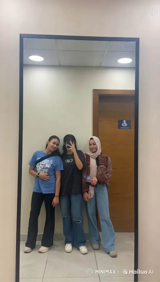 Three Friends Mirror Kungfu Showdown – AI Generated Video | Hailuo AI