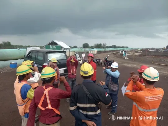 Construction Workers Perform Kungfu on Job Site – AI Generated Video | Hailuo AI