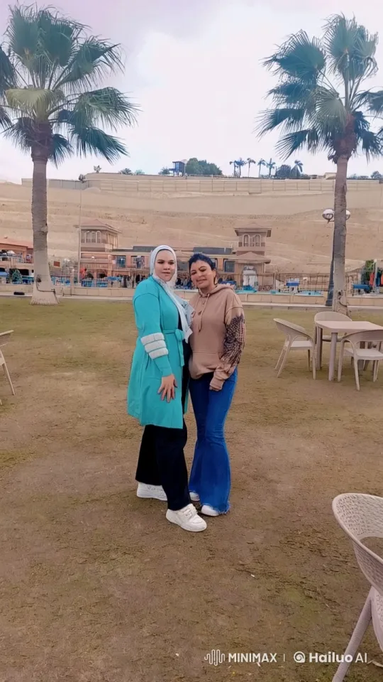 Kung Fu Practitioners Displaying Mastery in Outdoor Setting – AI Generated Video | Hailuo AI