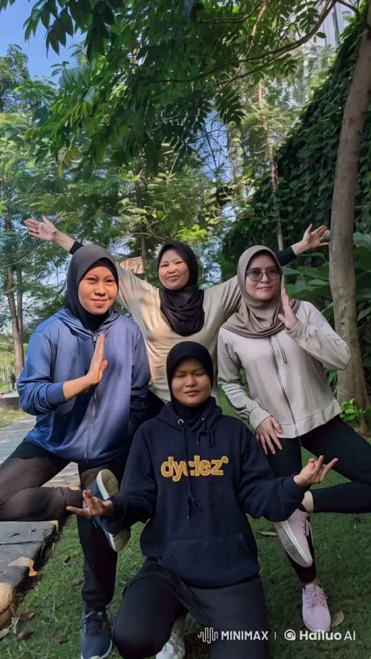 Four Hijab-Wearing Athletes Perform Dynamic Kung Fu in Nature – AI Generated Video | Hailuo AI