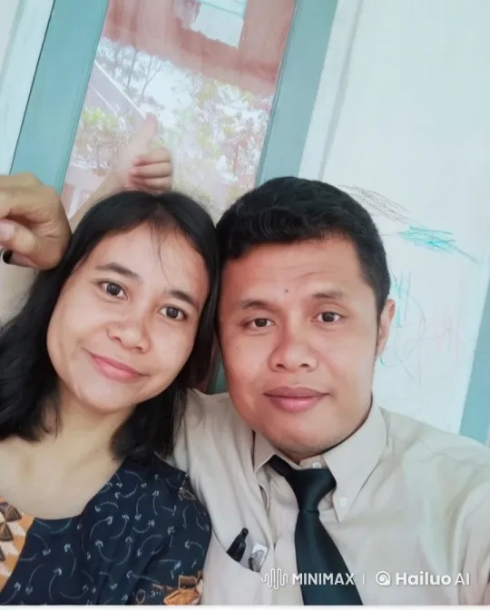 Couple Poses for Animated Photo with Playful Gestures – AI Generated Video | Hailuo AI