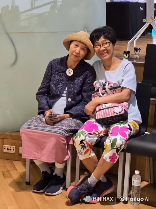 Embrace Each Other: A Moment of Connection – AI Generated Video | Hailuo AI