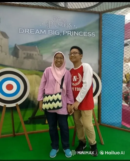 Live2D Video: Disney Princesses' Animated Kungfu Sparring – AI Generated Video | Hailuo AI