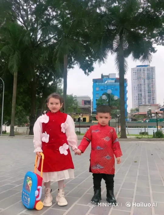 Traditional Clothing Kungfu Fight in Scenic Setting – AI Generated Video | Hailuo AI